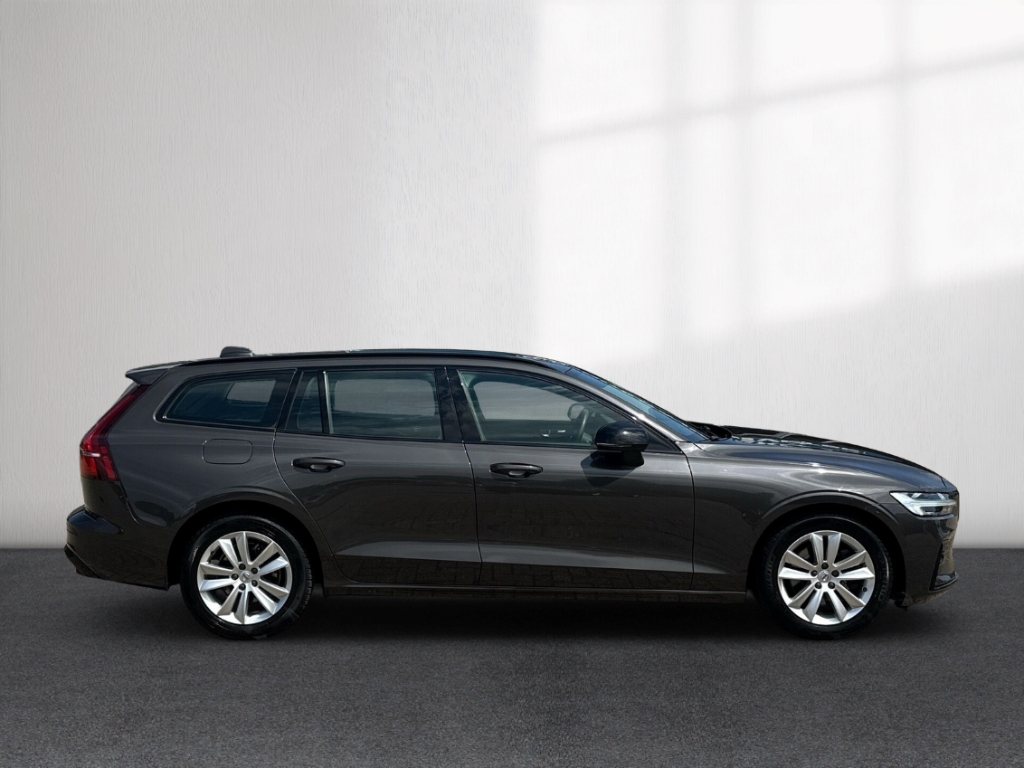 Fahrzeugabbildung Volvo V60 Kombi B4 D Plus Dark ACC Navi LED Leder SHZ el.Heckkl.