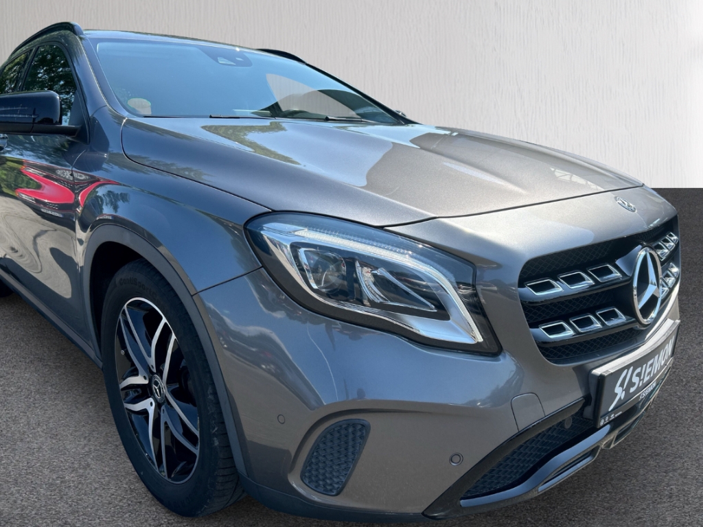 Fahrzeugabbildung Mercedes-Benz GLA 200 7-DCT Urban WKR AHK Navi LED Night-P el.Heckklappe Keyless