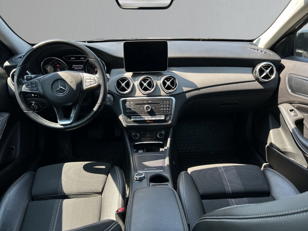 Fahrzeugabbildung Mercedes-Benz GLA 200 7-DCT Urban WKR AHK Navi LED Night-P el.Heckklappe Keyless