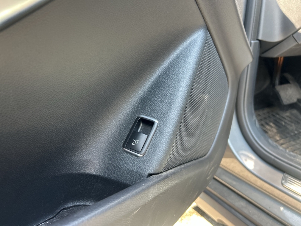 Fahrzeugabbildung Mercedes-Benz GLA 200 7-DCT Urban WKR AHK Navi LED Night-P el.Heckklappe Keyless