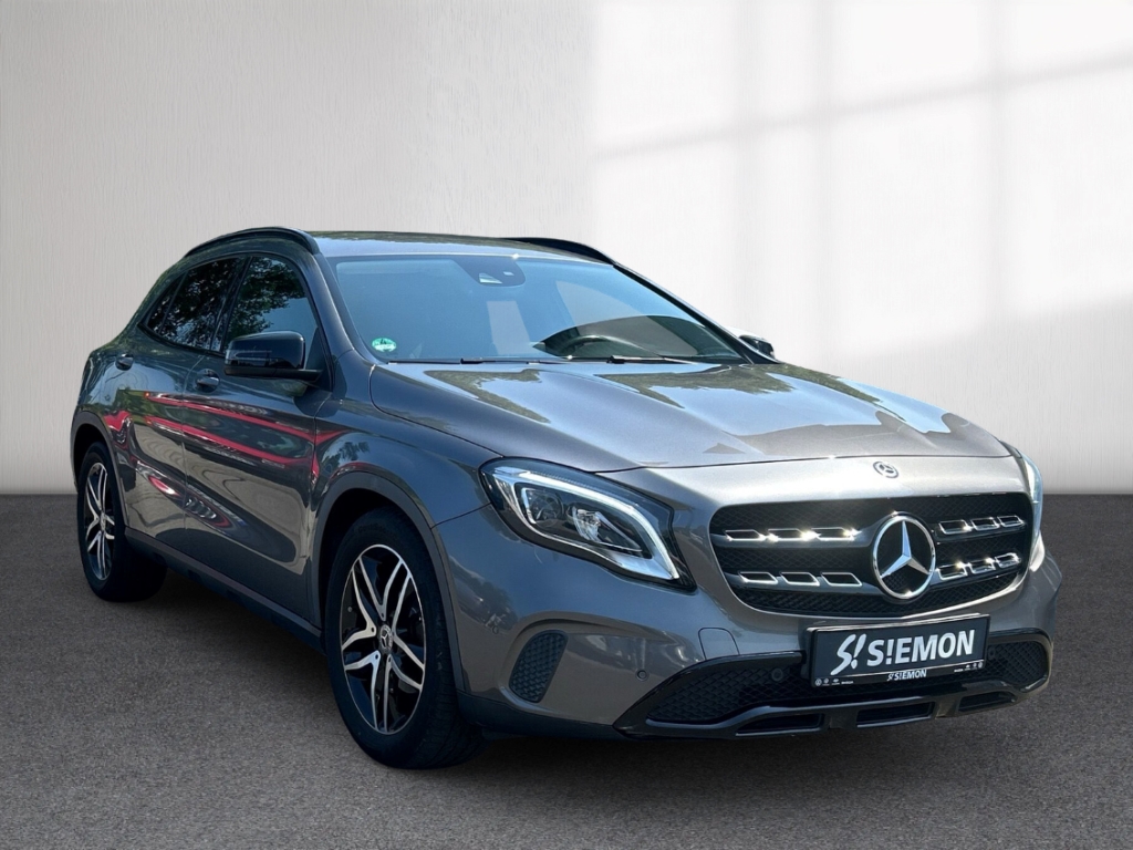 Fahrzeugabbildung Mercedes-Benz GLA 200 7-DCT Urban WKR AHK Navi LED Night-P el.Heckklappe Keyless