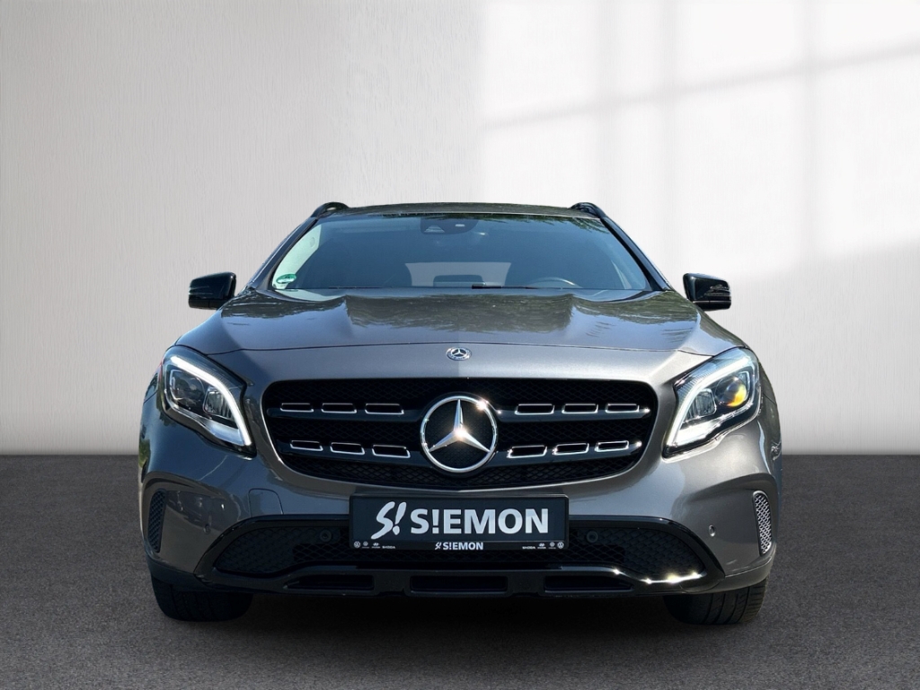 Fahrzeugabbildung Mercedes-Benz GLA 200 7-DCT Urban WKR AHK Navi LED Night-P el.Heckklappe Keyless