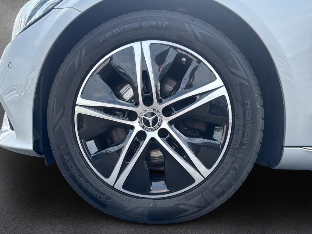 Fahrzeugabbildung Mercedes-Benz C 200 T AVANTGARDE AHK SHZ NAV TEMP KLIMA