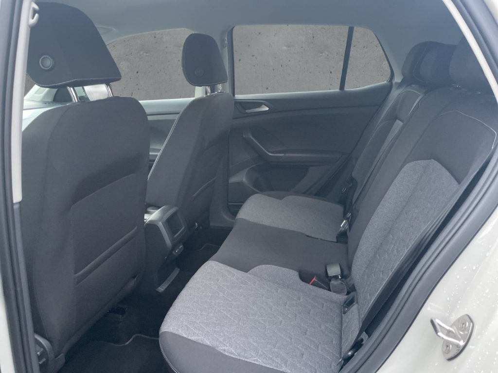 Fahrzeugabbildung Volkswagen T-Cross 1.0 TSI Move Climatronic AHK PDC DAB+