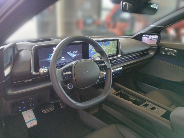 Fahrzeugabbildung Hyundai IONIQ 6 77,4kWh 4WD UNIQ Digi-Spiegel Schiebedach HUD Navi Digitales Cockpit Memory Sitze