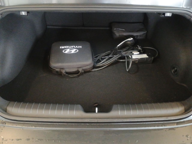 Fahrzeugabbildung Hyundai IONIQ 6 77,4kWh 4WD UNIQ Digi-Spiegel Schiebedach HUD Navi Digitales Cockpit Memory Sitze