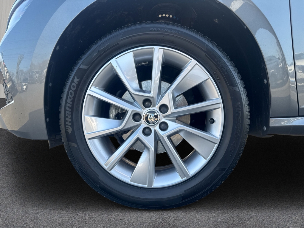 Fahrzeugabbildung SKODA Kamiq Tour 1.0 TSI PDC LED SHZ Klima Start-Stop