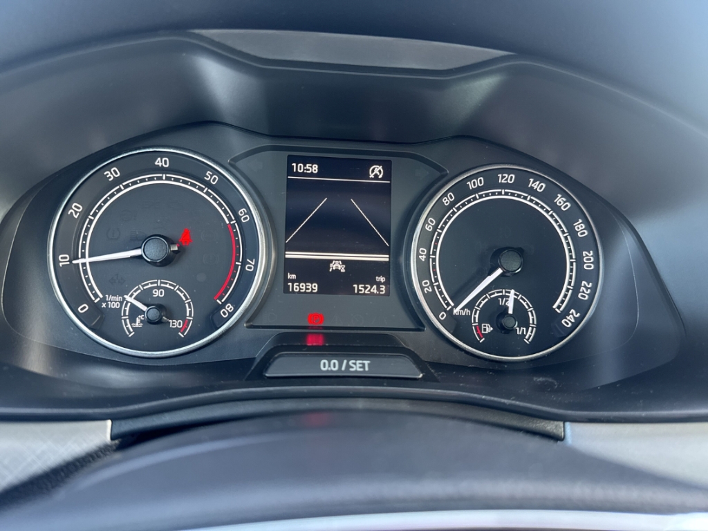 Fahrzeugabbildung SKODA Kamiq Tour 1.0 TSI PDC LED SHZ Klima Start-Stop