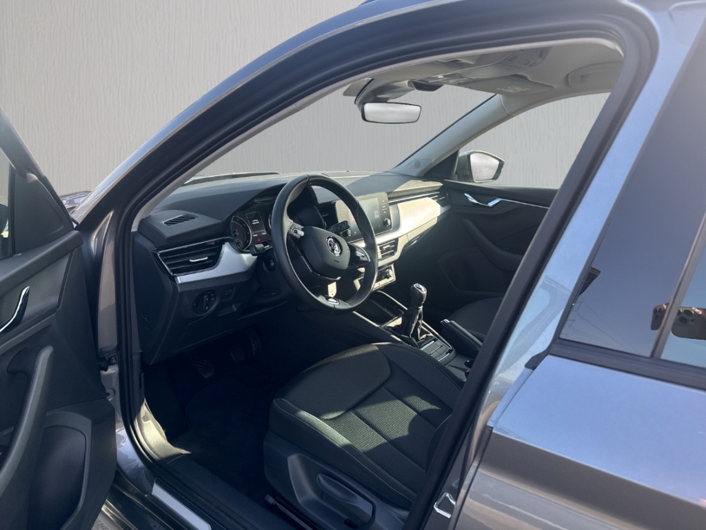 Fahrzeugabbildung SKODA Kamiq Tour 1.0 TSI PDC LED SHZ Klima Start-Stop