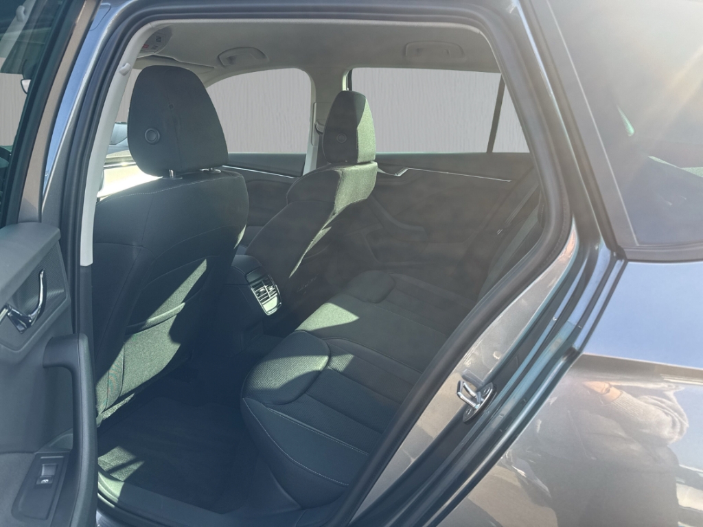 Fahrzeugabbildung SKODA Kamiq Tour 1.0 TSI PDC LED SHZ Klima Start-Stop