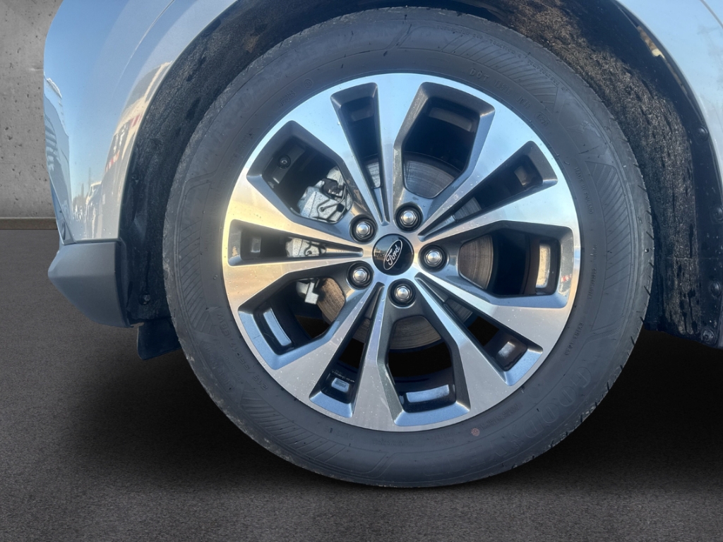 Fahrzeugabbildung Ford Tourneo Courier Titanium AHK AAC Winterpak. SHZ Temp PDCv+h