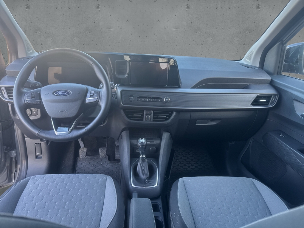 Fahrzeugabbildung Ford Tourneo Courier Titanium AHK AAC Winterpak. SHZ Temp PDCv+h