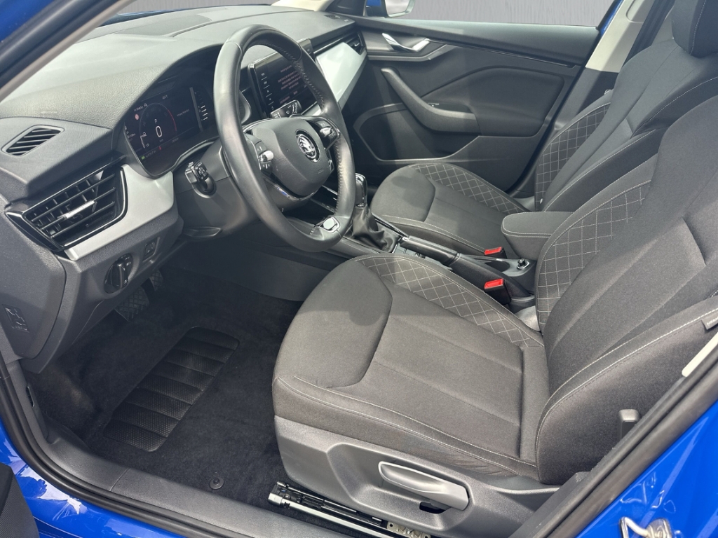 Fahrzeugabbildung SKODA Kamiq 1.0 TSI DSG Ambition NAVI LED SHZ LM DIGICOCKPIT