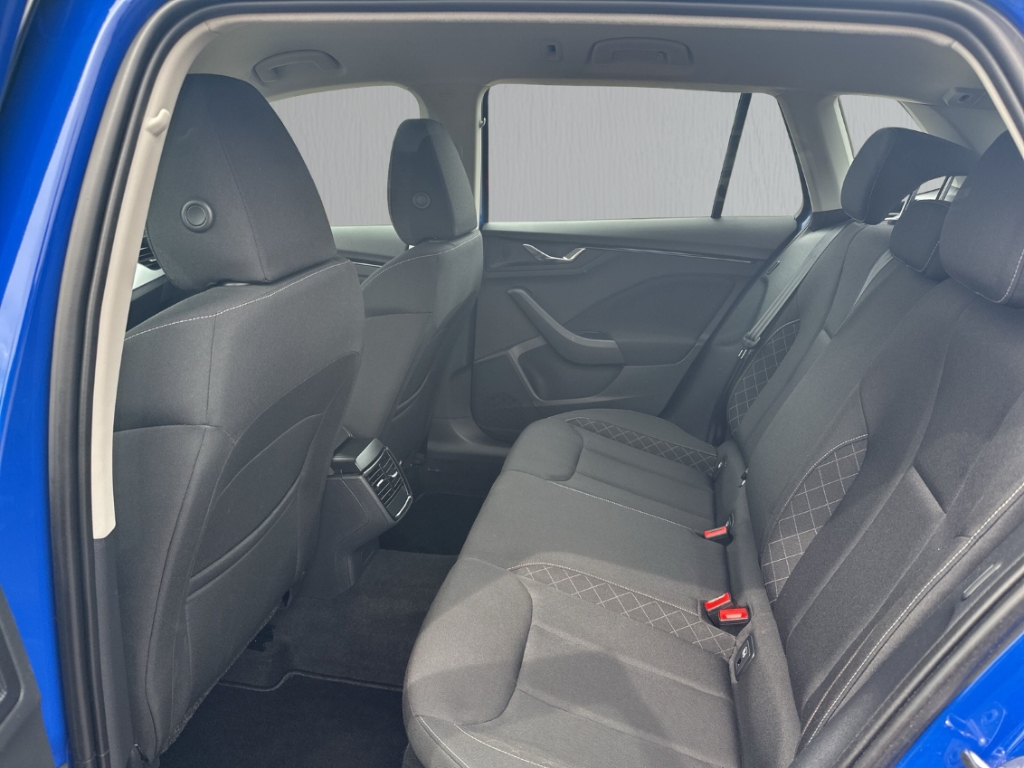 Fahrzeugabbildung SKODA Kamiq 1.0 TSI DSG Ambition NAVI LED SHZ LM DIGICOCKPIT