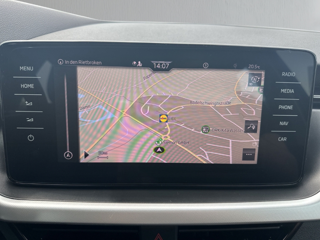 Fahrzeugabbildung SKODA Kamiq 1.0 TSI DSG Ambition NAVI LED SHZ LM DIGICOCKPIT