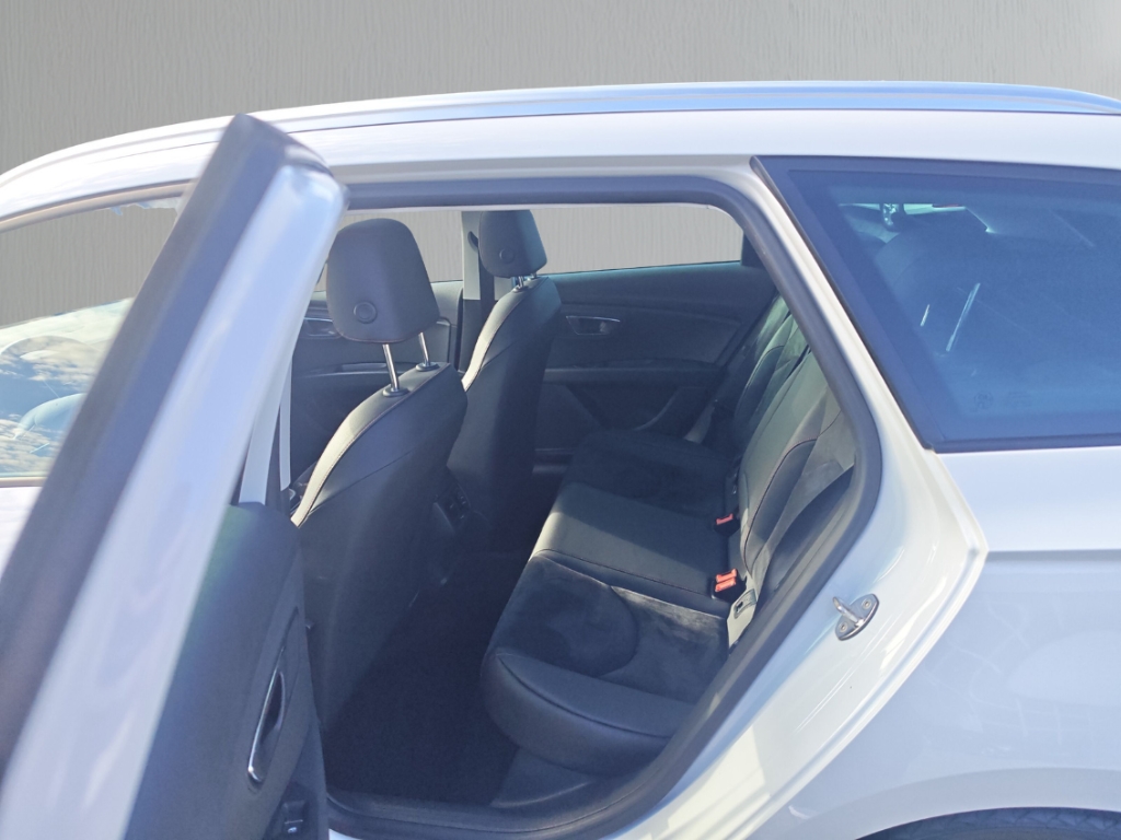 Fahrzeugabbildung SEAT Leon 1.4 TSI FR ST El. Panodach Navi Sperrdiff. Apple CarPlay Android Auto Mehrzonenklima