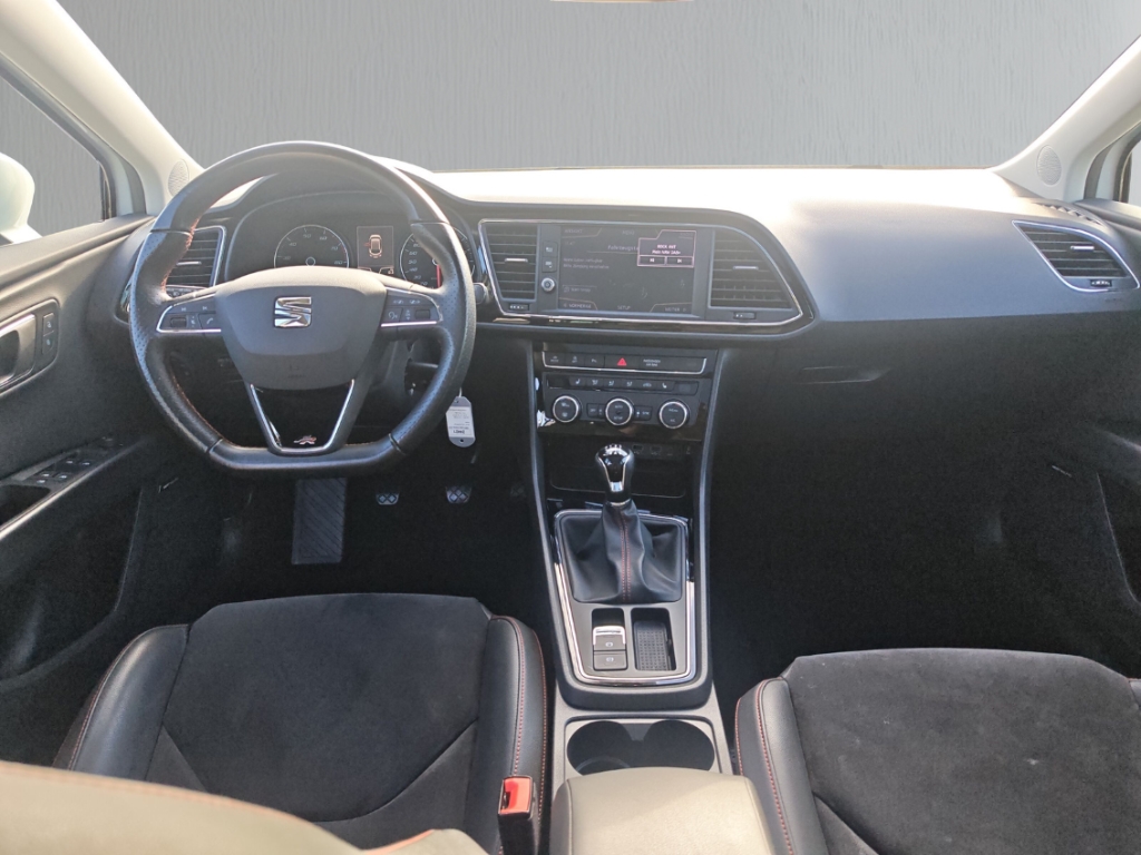 Fahrzeugabbildung SEAT Leon 1.4 TSI FR ST El. Panodach Navi Sperrdiff. Apple CarPlay Android Auto Mehrzonenklima
