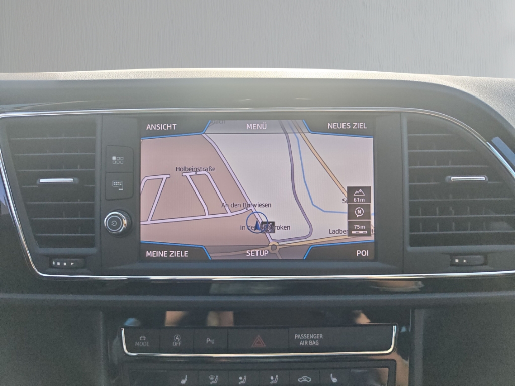 Fahrzeugabbildung SEAT Leon 1.4 TSI FR ST El. Panodach Navi Sperrdiff. Apple CarPlay Android Auto Mehrzonenklima