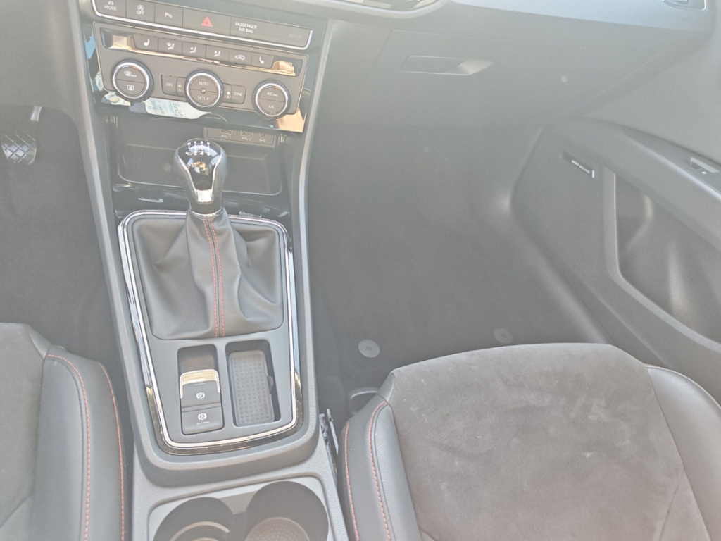 Fahrzeugabbildung SEAT Leon 1.4 TSI FR ST El. Panodach Navi Sperrdiff. Apple CarPlay Android Auto Mehrzonenklima