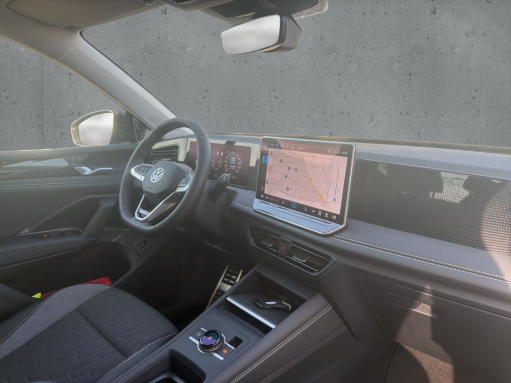 Fahrzeugabbildung Volkswagen Tiguan 1.5 eTSI DSG Energy AHK Navi ACC AreaView