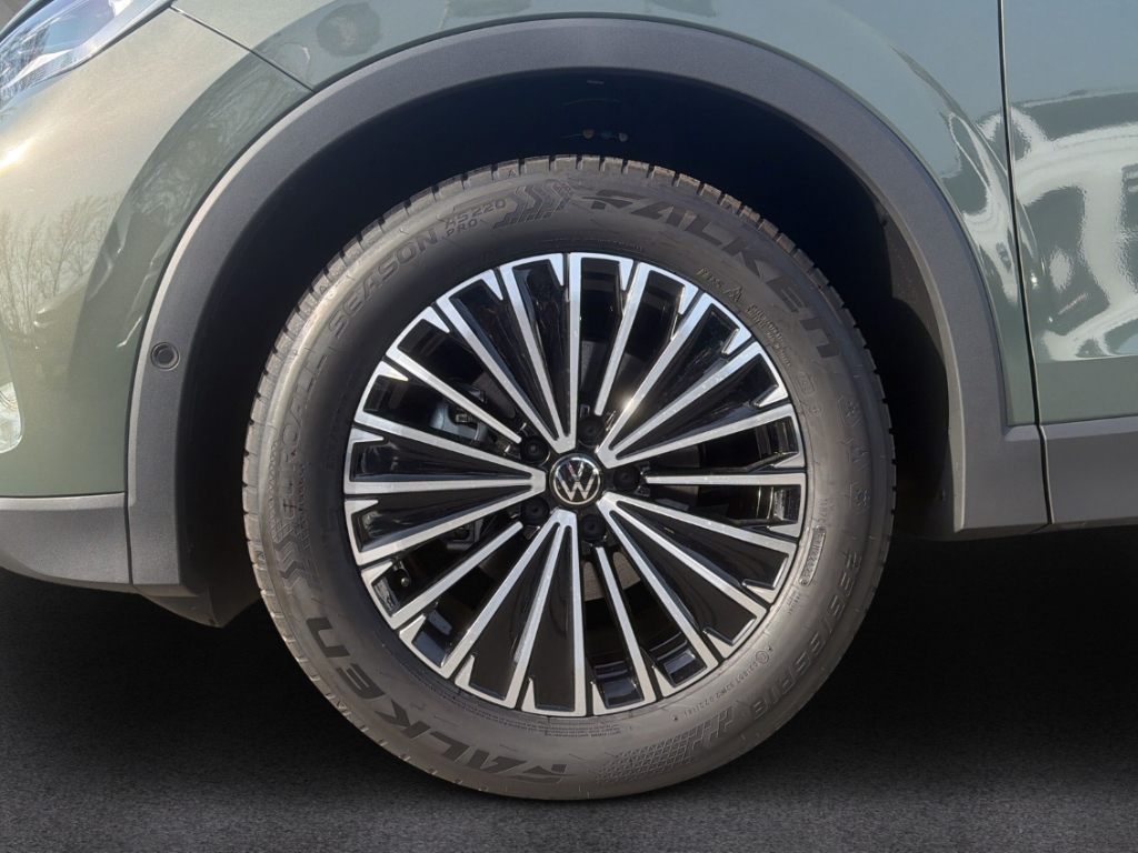 Fahrzeugabbildung Volkswagen Tiguan 1.5 eTSI DSG Energy AHK Navi ACC AreaView