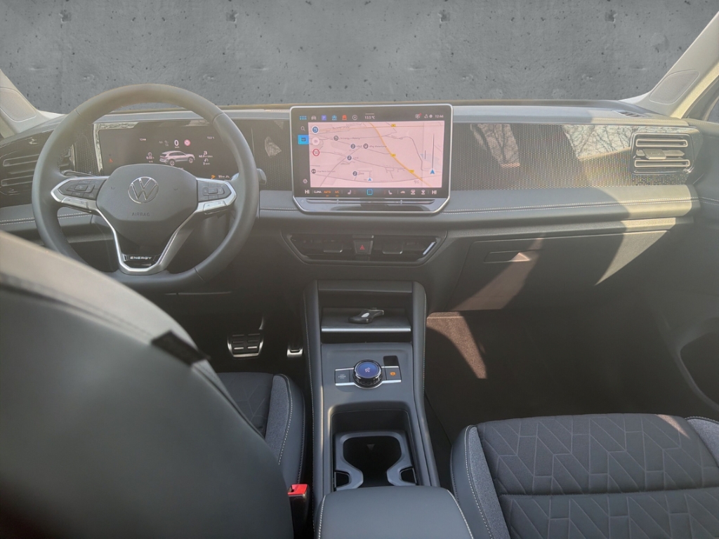 Fahrzeugabbildung Volkswagen Tiguan 1.5 eTSI DSG Energy AHK Navi ACC AreaView