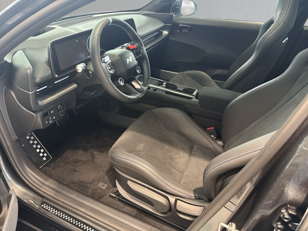 Fahrzeugabbildung Hyundai IONIQ 6 N Performance Sitz-P Schiebedach MY26 84kWh 4WD Sportpaket HUD AD StandHZG Navi Leder