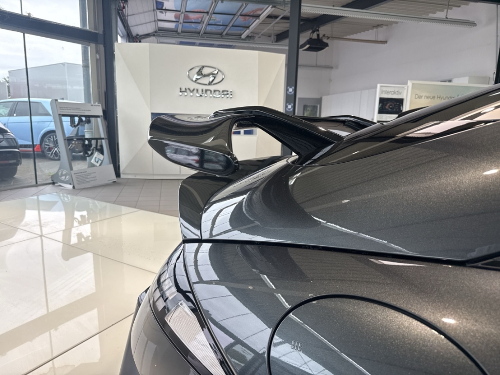 Fahrzeugabbildung Hyundai IONIQ 6 N Performance Sitz-P Schiebedach MY26 84kWh 4WD Sportpaket HUD AD StandHZG Navi Leder