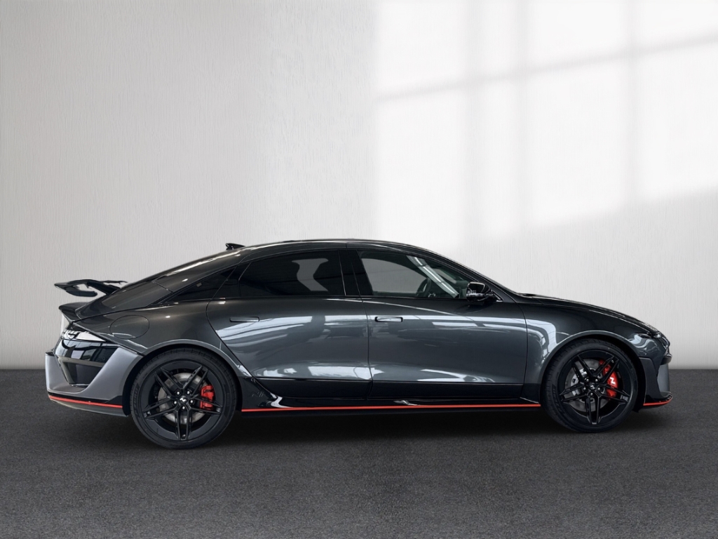Fahrzeugabbildung Hyundai IONIQ 6 N Performance Sitz-P Schiebedach MY26 84kWh 4WD Sportpaket HUD AD StandHZG Navi Leder