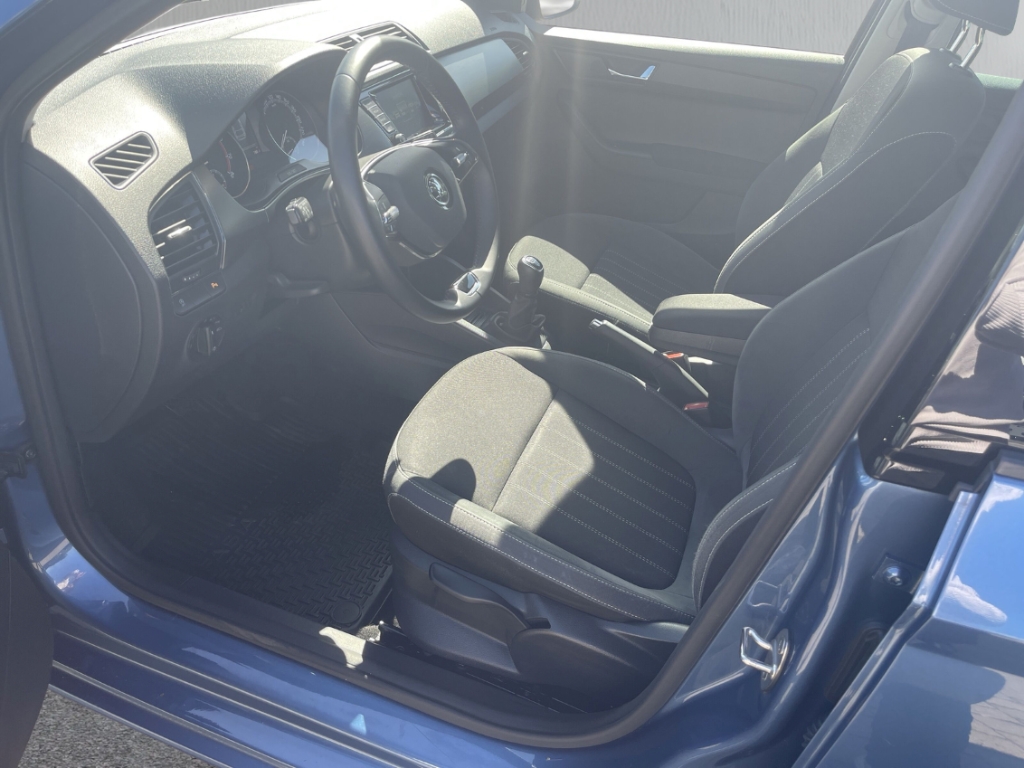Fahrzeugabbildung SKODA Fabia Combi 1.0 TSI Style LED NAVI SHZ SunSet PDC v+h