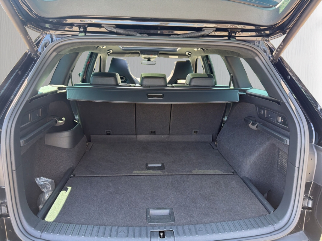 Fahrzeugabbildung SKODA Kodiaq 2.0 TSI 4x4 DSG Sport AHK Pano SHZ Leder