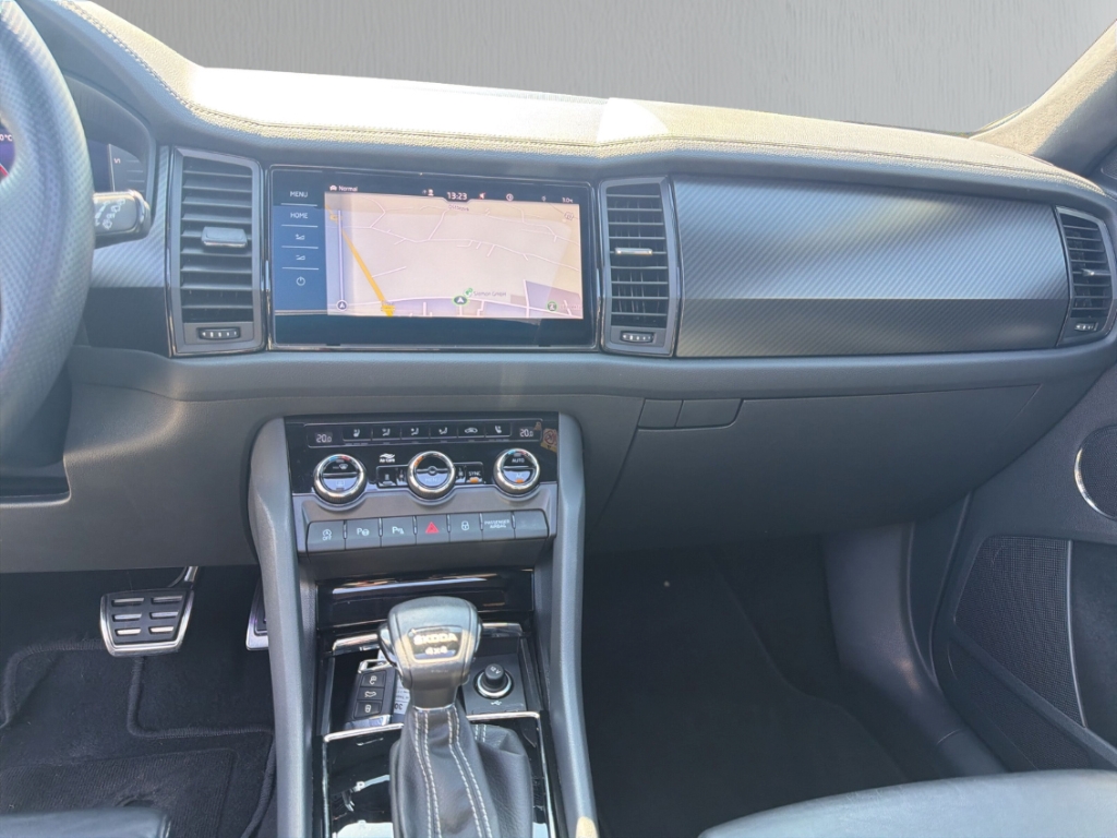 Fahrzeugabbildung SKODA Kodiaq 2.0 TSI 4x4 DSG Sport AHK Pano SHZ Leder