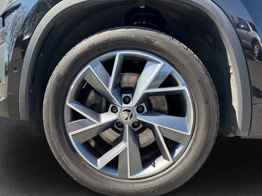 Fahrzeugabbildung SKODA Kodiaq 2.0 TSI 4x4 DSG Sport AHK Pano SHZ Leder