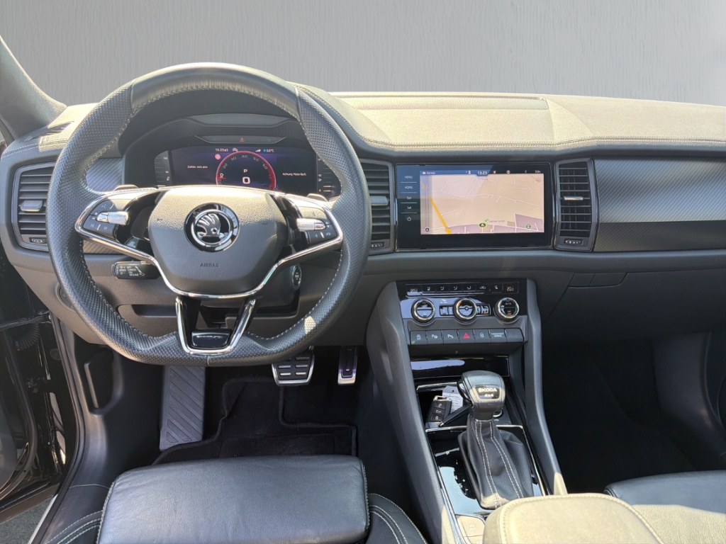Fahrzeugabbildung SKODA Kodiaq 2.0 TSI 4x4 DSG Sport AHK Pano SHZ Leder