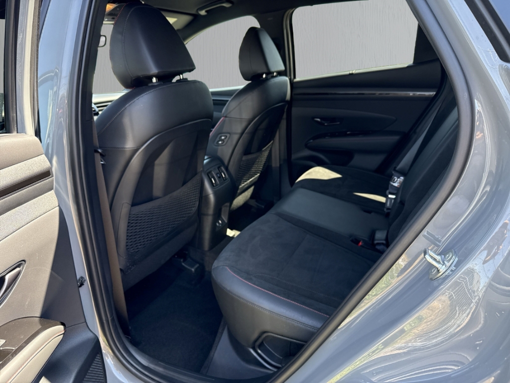 Fahrzeugabbildung Hyundai TUCSON 1.6 T-GDi DCT 4WD 48V N-Line Assist-P Sitz-P ECS AHK Allwetter Navi Digitales Cockpit