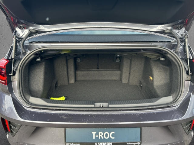 Fahrzeugabbildung Volkswagen T-Roc Cabriolet 1.5 TSI DSG R-Line IQ.LIGHT AHK ACC