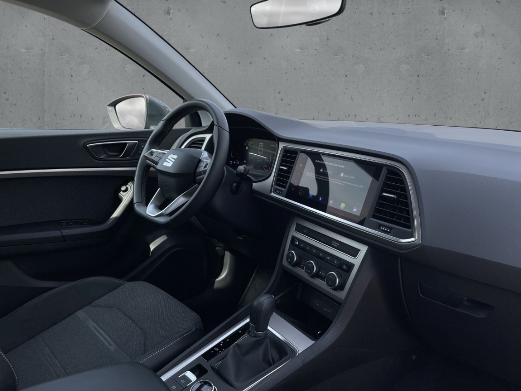 Fahrzeugabbildung SEAT Ateca 1.5 TSI DSG Xperience NAVI GJR Full Link Winterpaket LED