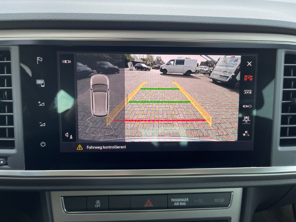 Fahrzeugabbildung SEAT Ateca 1.5 TSI DSG Xperience NAVI GJR Full Link Winterpaket LED