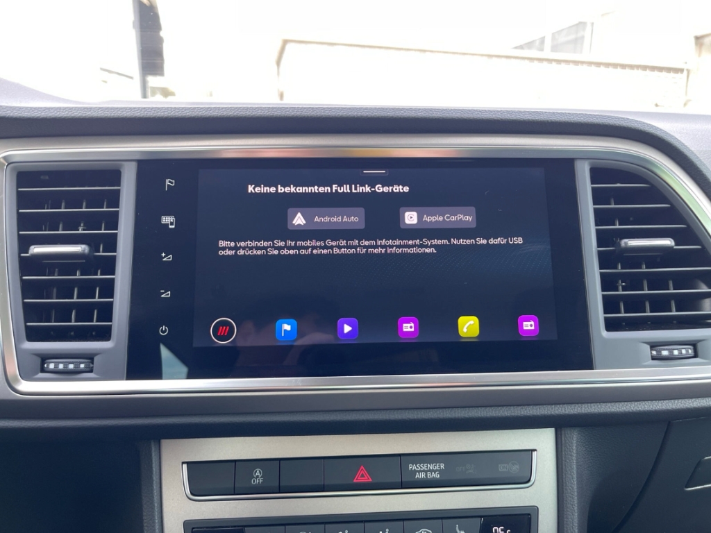 Fahrzeugabbildung SEAT Ateca 1.5 TSI DSG Xperience NAVI GJR Full Link Winterpaket LED