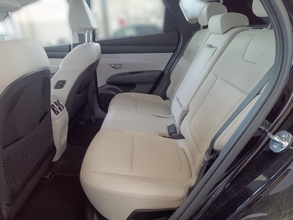 Fahrzeugabbildung Hyundai TUCSON FL PHEV 1.6 AT 4WD MY25 Prime ECS Assist-P MATRIX-LED Leder Digitales Cockpit