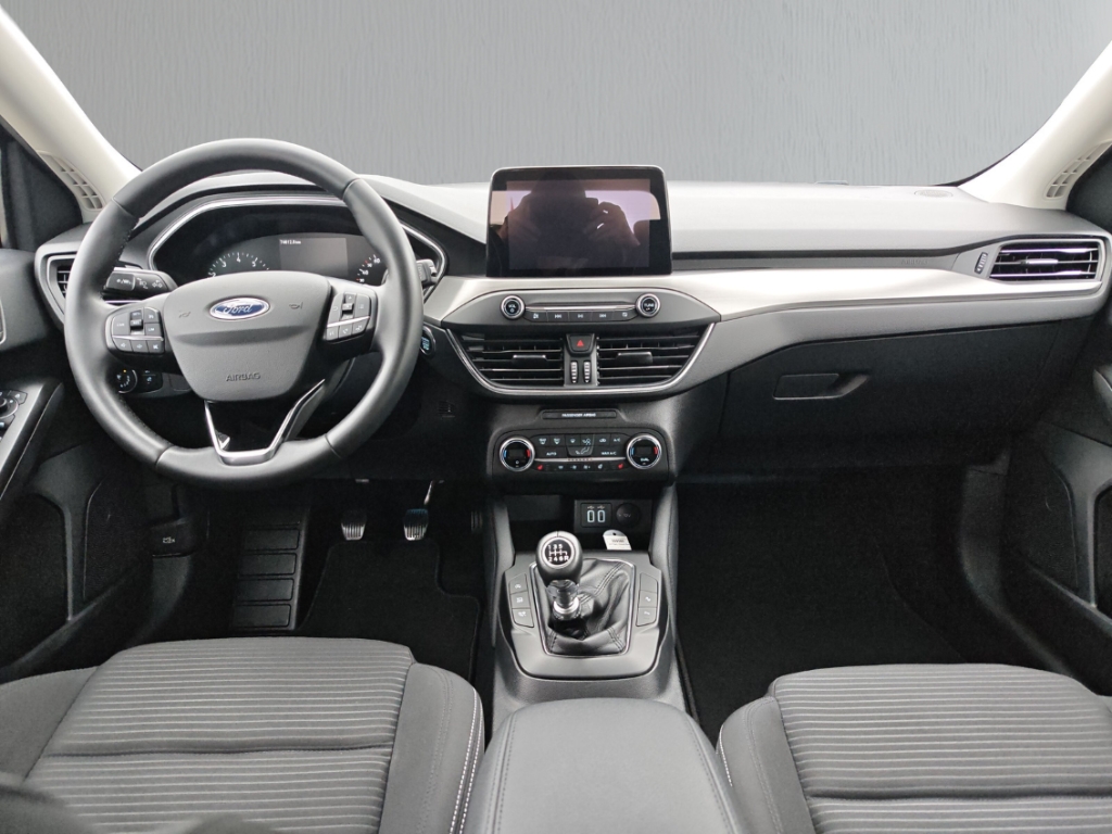 Fahrzeugabbildung Ford Focus Turnier 1.0 EB Titanium NAVI LED RFK SHZ GJR