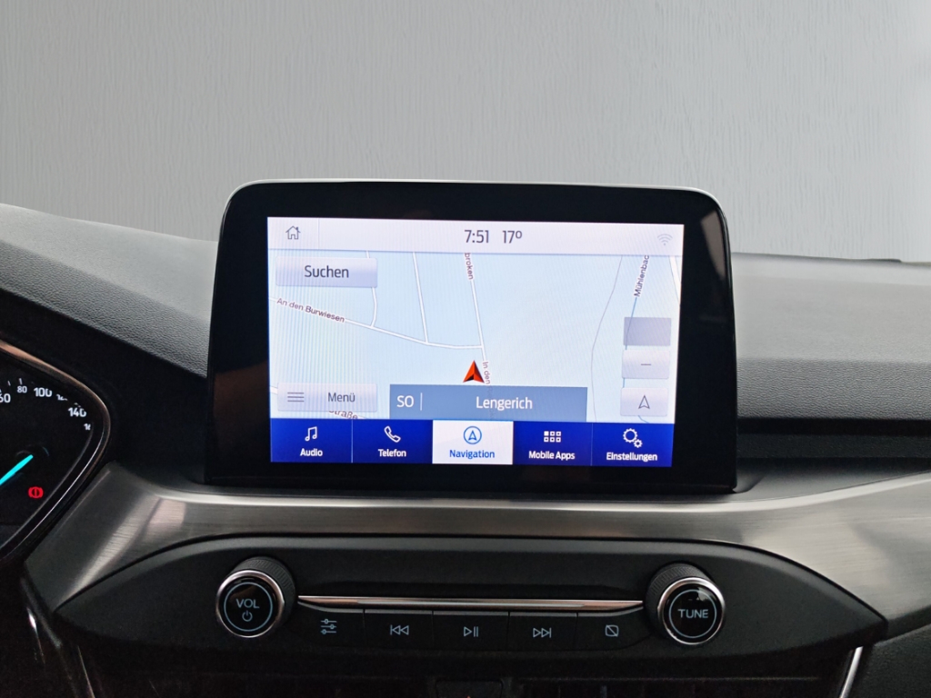 Fahrzeugabbildung Ford Focus Turnier 1.0 EB Titanium NAVI LED RFK SHZ GJR