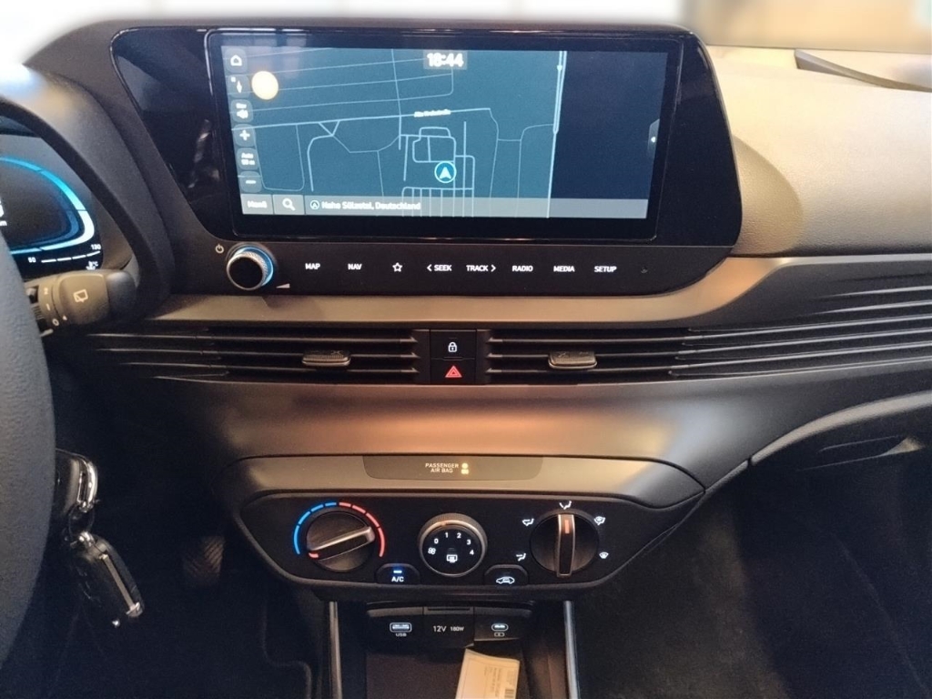 Fahrzeugabbildung Hyundai i20 FL 1.2 MT Select MY25 Navi Apple CarPlay Android Auto Musikstreaming DAB Spurhalteass.