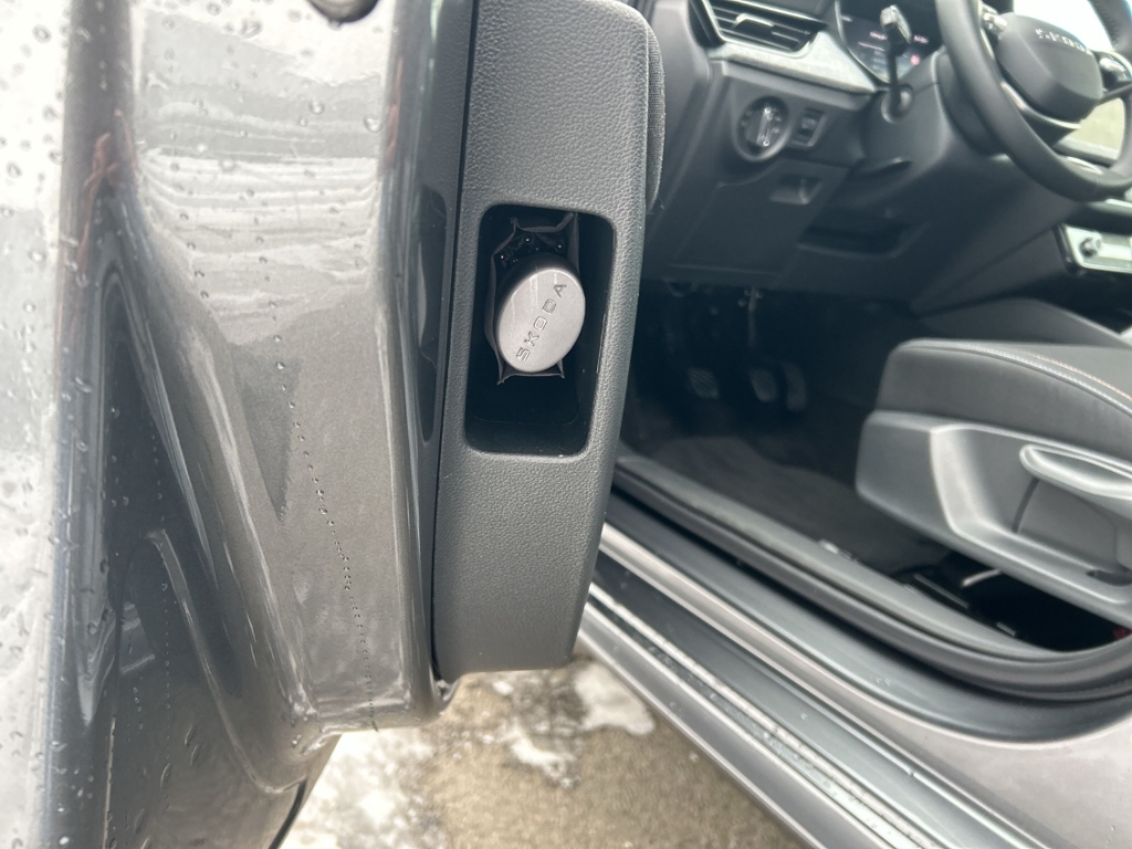 Fahrzeugabbildung SKODA Kamiq 1.0 TSI SELECTION LED SHZ PDC AppleCarplay