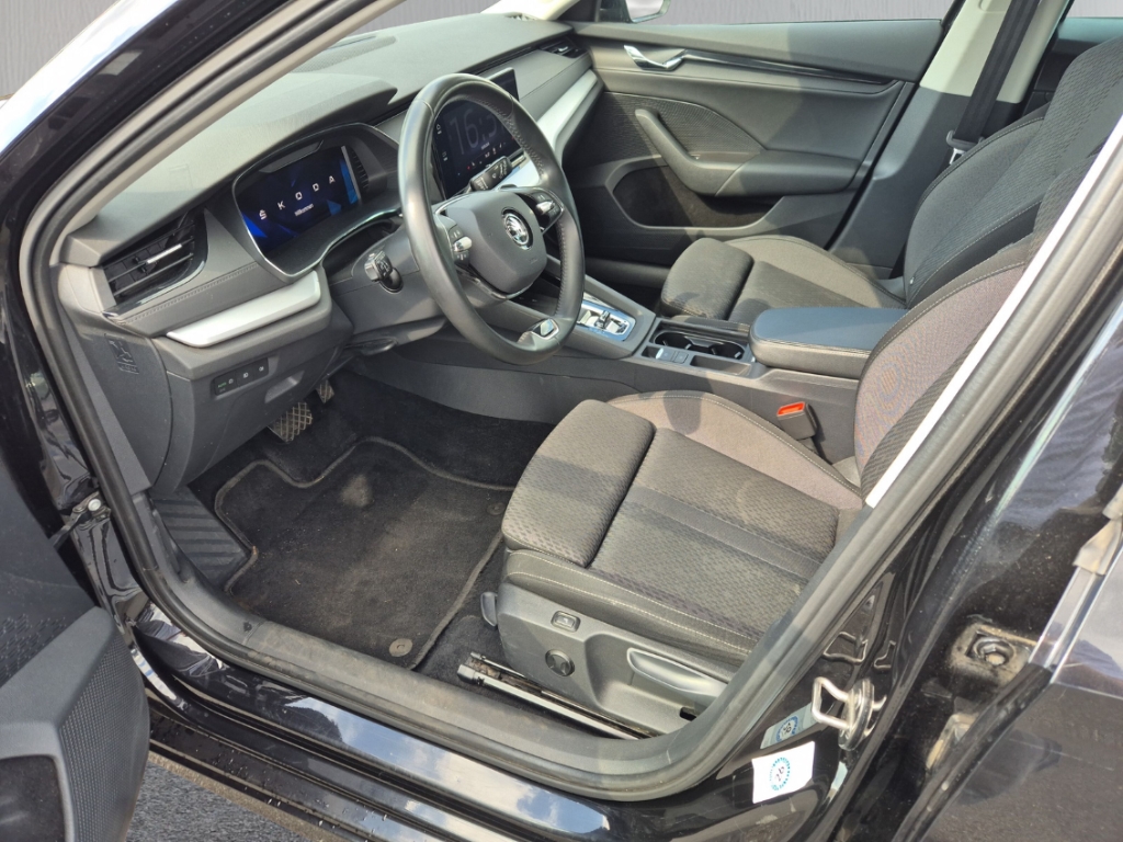 Fahrzeugabbildung SKODA Octavia Clever 2.0 TDI SHZ Temp Klima PDCv+h LED