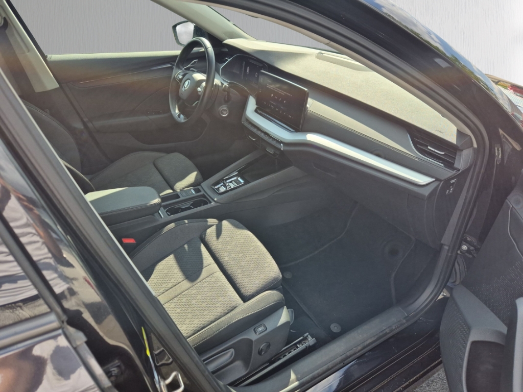 Fahrzeugabbildung SKODA Octavia Clever 2.0 TDI SHZ Temp Klima PDCv+h LED