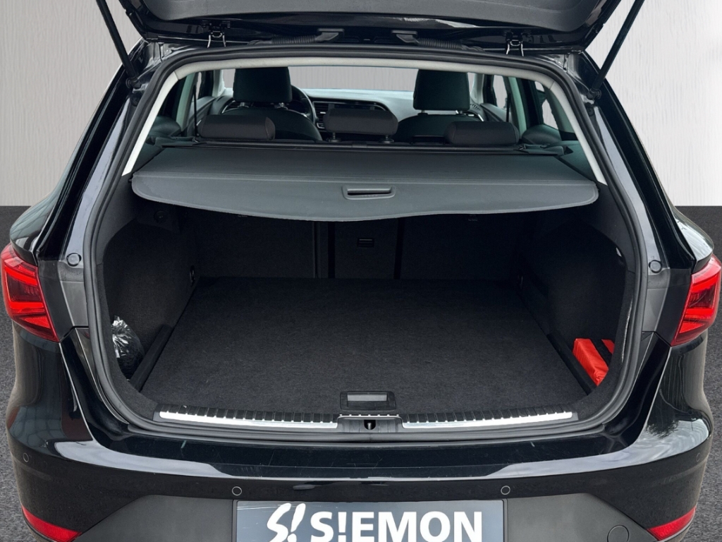 Fahrzeugabbildung SEAT Leon ST 1.5 TSI DSG FR Navi ACC LED RKam KeyLess Allwetter