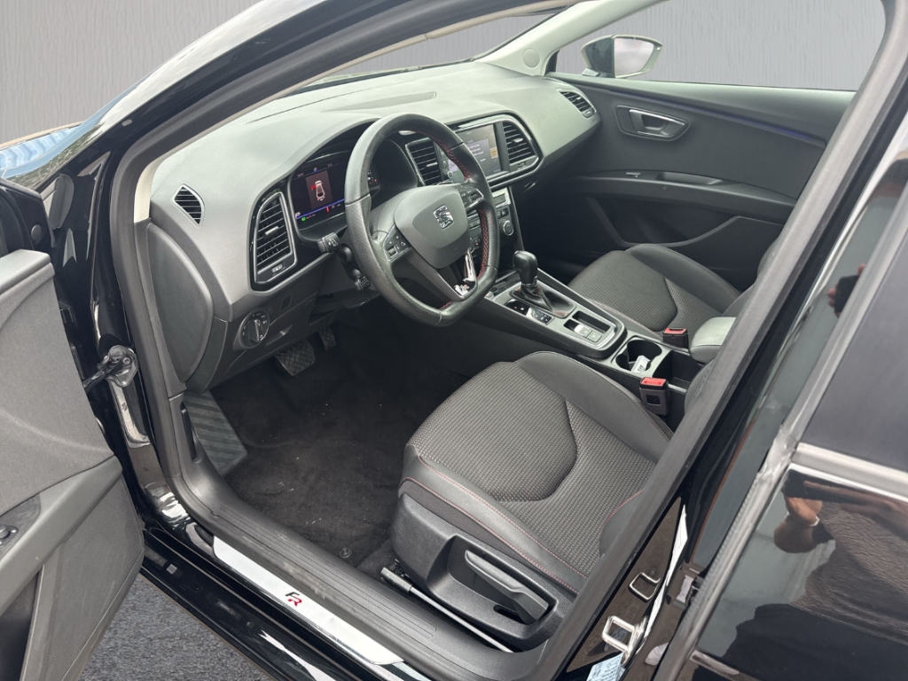 Fahrzeugabbildung SEAT Leon ST 1.5 TSI DSG FR Navi ACC LED RKam KeyLess Allwetter