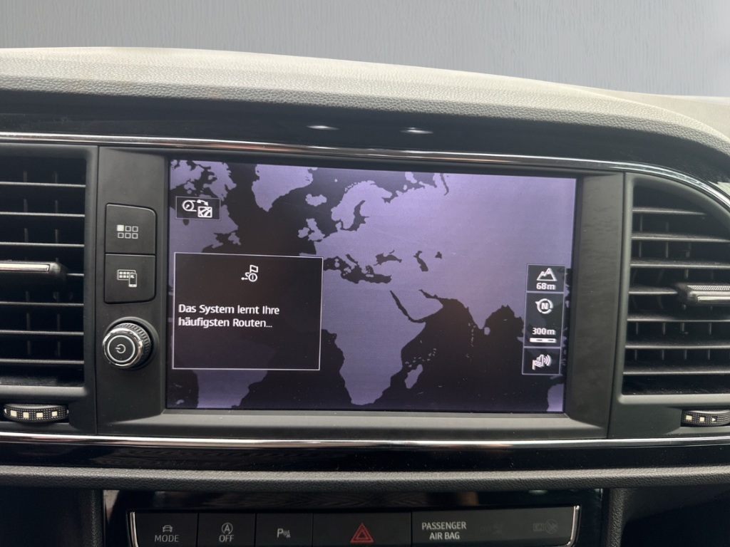 Fahrzeugabbildung SEAT Leon ST 1.5 TSI DSG FR Navi ACC LED RKam KeyLess Allwetter