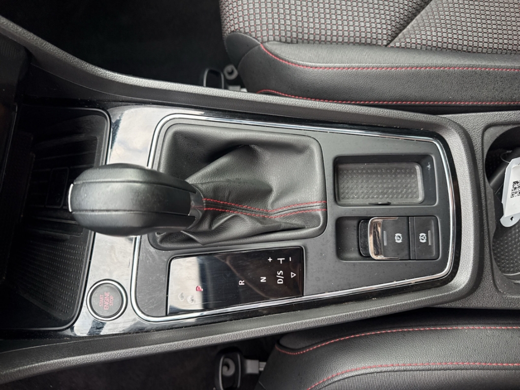 Fahrzeugabbildung SEAT Leon ST 1.5 TSI DSG FR Navi ACC LED RKam KeyLess Allwetter